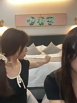 Snapshot of TOP_yoyo chatting on 10/16/25, 10:23 TOP yoyo online show from 10/16/25, 10:23