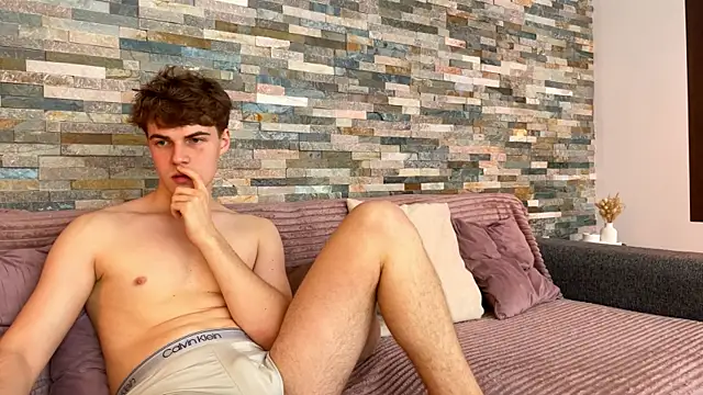 Snapshot of Aurora_5 chatting on 01/07/26, 12:21 Aurora 5 online show from 01/07/26, 12:21