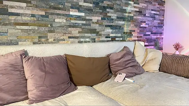 Aurora 5 online show from 11/12/25, 07:23