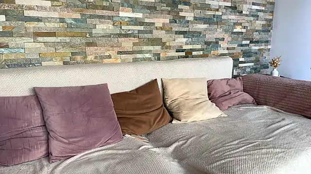 Aurora 5 online show from 03/06/26, 02:45