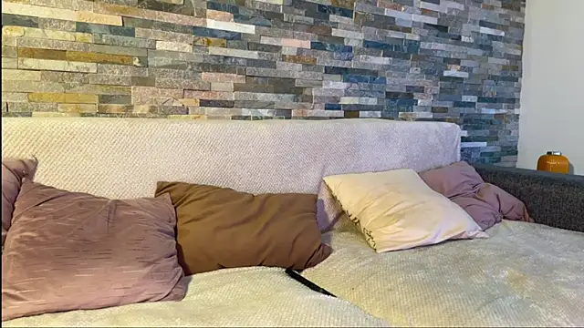 Aurora 5 online show from 10/26/25, 07:09