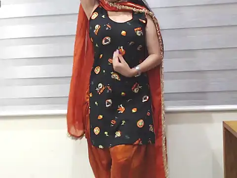 RealNaina online show from 05/25/26, 05:55