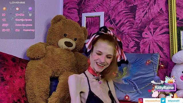 Snapshot of KittyRaine chatting on 06/10/26, 01:23 KittyRaine online show from 06/10/26, 01:23