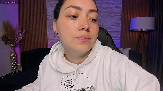 heidy johns online show from 11/18/25, 03:21