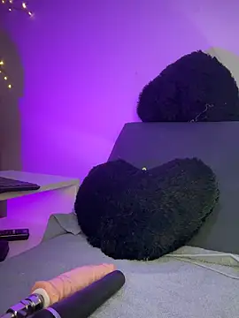 monse cat online show from 03/28/26, 05:30