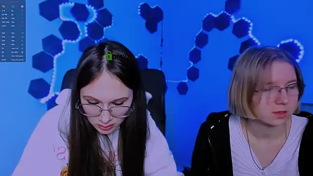 mona cloud online show from 12/14/25, 08:36