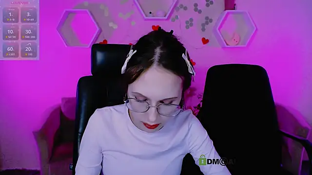 mona cloud online show from 10/11/25, 11:39