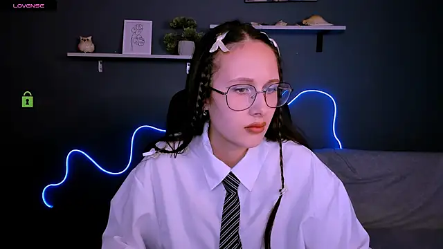 mona cloud online show from 09/22/25, 07:53