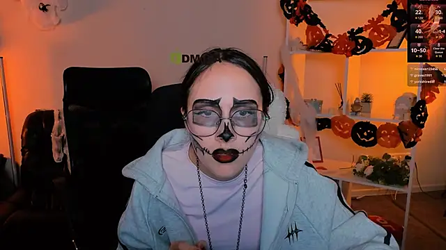 mona cloud online show from 10/25/25, 01:16