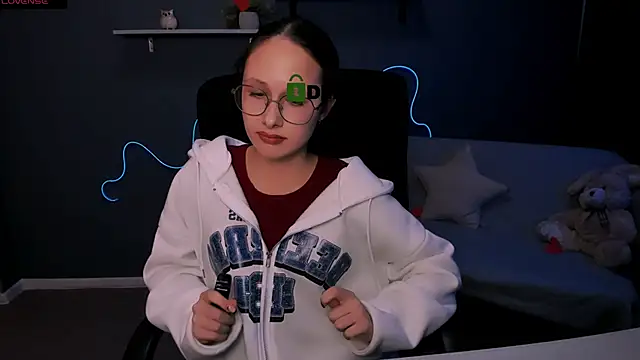 mona cloud online show from 03/07/25, 12:34