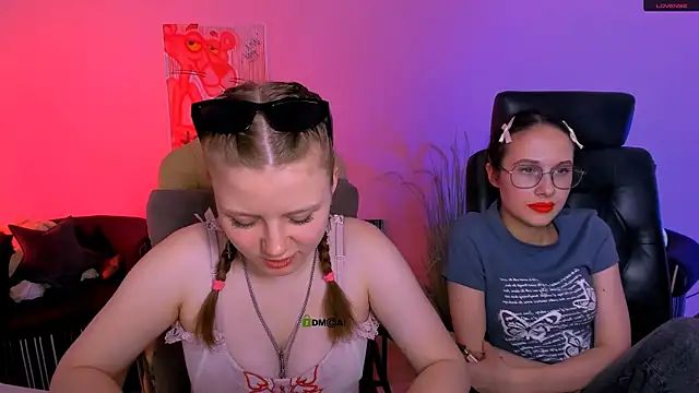 mona cloud online show from 11/19/25, 08:53