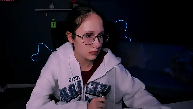 mona cloud online show from 03/07/25, 03:39