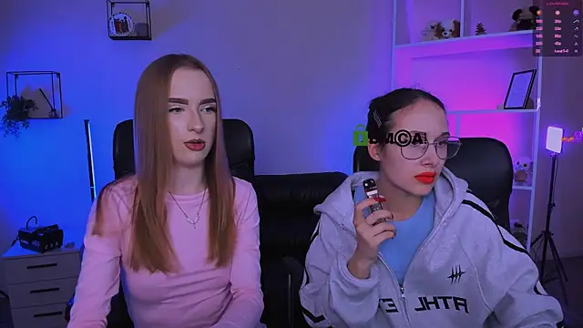 mona cloud online show from 11/06/25, 08:02