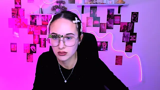 mona cloud online show from 03/04/26, 08:16