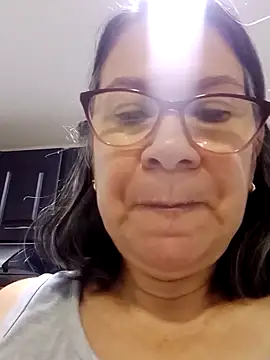 Snapshot of victoria_wayne chatting on 10/27/25, 09:54 victoria wayne online show from 10/27/25, 09:54