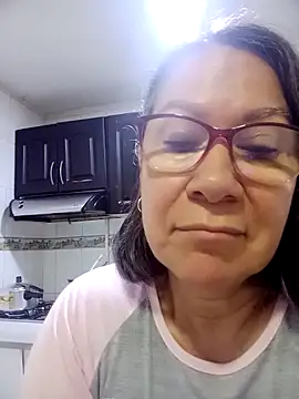 victoria wayne online show from 04/15/26, 09:15