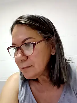 Snapshot of victoria_wayne chatting on 11/10/25, 10:20 victoria wayne online show from 11/10/25, 10:20