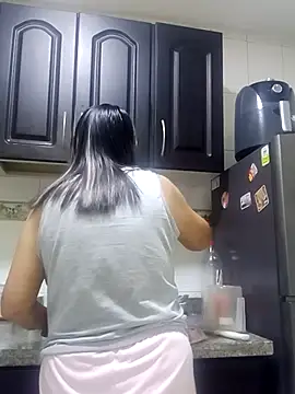 Snapshot of victoria_wayne chatting on 10/05/25, 09:00 victoria wayne online show from 10/05/25, 09:00