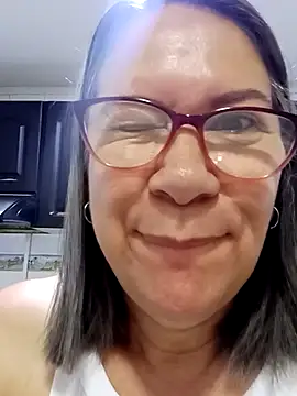 Snapshot of victoria_wayne chatting on 11/17/25, 09:35 victoria wayne online show from 11/17/25, 09:35