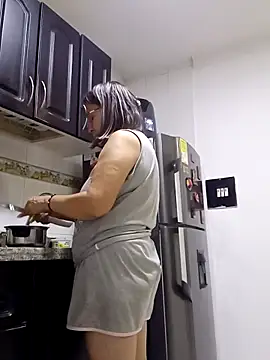 Snapshot of victoria_wayne chatting on 12/17/25, 10:09 victoria wayne online show from 12/17/25, 10:09