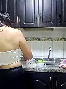 Snapshot of victoria_wayne chatting on 10/19/25, 09:23 victoria wayne online show from 10/19/25, 09:23