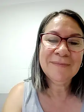 Snapshot of victoria_wayne chatting on 11/25/25, 10:04 victoria wayne online show from 11/25/25, 10:04