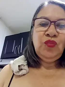 Snapshot of victoria_wayne chatting on 12/18/25, 09:36 victoria wayne online show from 12/18/25, 09:36