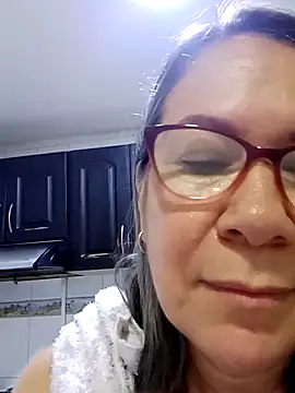 Snapshot of victoria_wayne chatting on 11/16/25, 10:09 victoria wayne online show from 11/16/25, 10:09