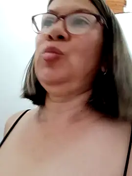 Snapshot of victoria_wayne chatting on 03/15/25, 01:29 victoria wayne online show from 03/15/25, 01:29