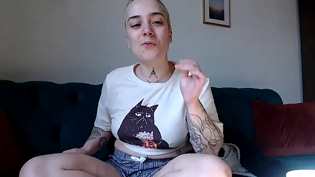 Snapshot of OllympeKaii chatting on 03/08/25, 01:03 OllympeKaii online show from 03/08/25, 01:03