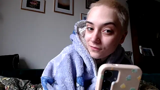 Snapshot of OllympeKaii chatting on 03/13/25, 12:02 OllympeKaii online show from 03/13/25, 12:02