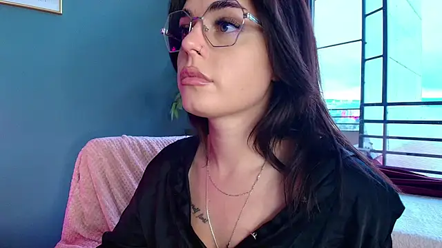 Snapshot of Perfect_Moans chatting on 06/07/26, 04:07 Perfect Moans online show from 06/07/26, 04:07