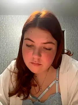 Snapshot of Dreamy_Desire chatting on 10/13/25, 08:54 Dreamy Desire online show from 10/13/25, 08:54