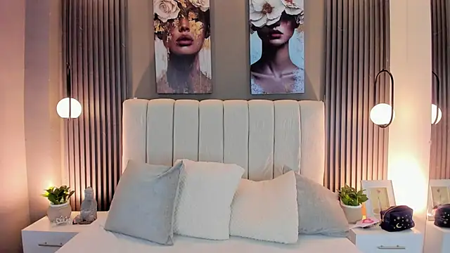 GiannaColling1 online show from 10/24/25, 06:18