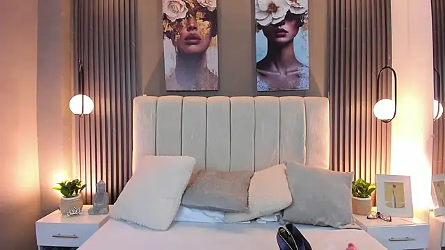 GiannaColling1 online show from 10/26/25, 03:01