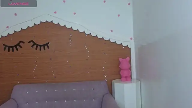 Snapshot of emma_wockll_t chatting on 04/08/26, 01:34 emma wockll t online show from 04/08/26, 01:34