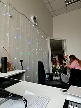 Juicy PeachLux online show from 04/15/26, 06:52