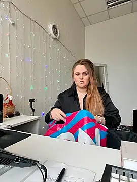 Juicy PeachLux online show from 04/10/26, 07:48