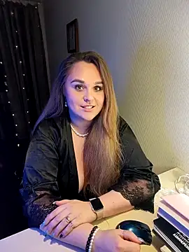 Juicy PeachLux online show from 03/25/26, 07:02