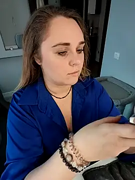 Juicy PeachLux online show from 09/13/25, 05:07