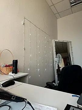 Juicy PeachLux online show from 10/08/25, 05:53