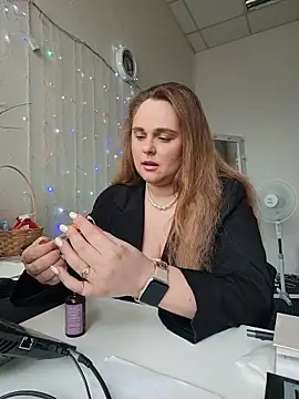 Juicy PeachLux online show from 05/20/26, 05:48