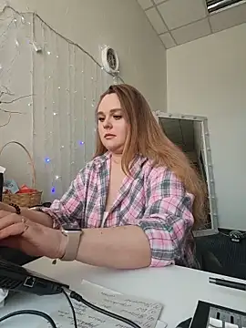 Juicy PeachLux online show from 05/15/26, 07:39