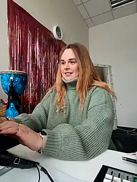 Juicy PeachLux online show from 11/09/25, 09:13