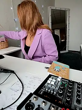 Juicy PeachLux online show from 03/14/25, 07:48