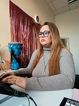 Juicy PeachLux online show from 11/26/25, 05:51