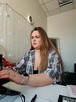 Juicy PeachLux online show from 04/02/26, 07:59