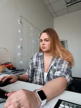 Juicy PeachLux online show from 10/09/25, 09:32