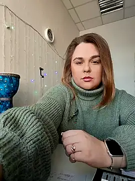 Juicy PeachLux online show from 02/11/26, 07:41