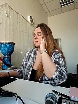 Juicy PeachLux online show from 03/23/26, 08:25